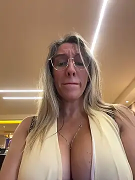 XXX chat uživo modela Gatitacarlita