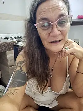 Nanybeach's Live XXX Chat