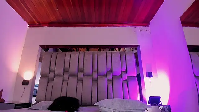 NikkySmiith Adlı Modelin Canlı XXX Sohbeti