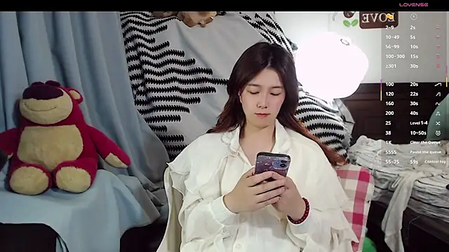 XueLi1902 Chat XXX live