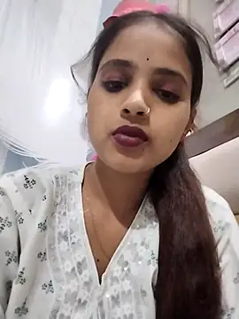 Naina11100 Adlı Modelin Canlı XXX Sohbeti