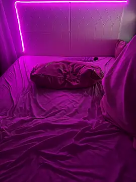 Shynesse21: онлайн-секс-чат