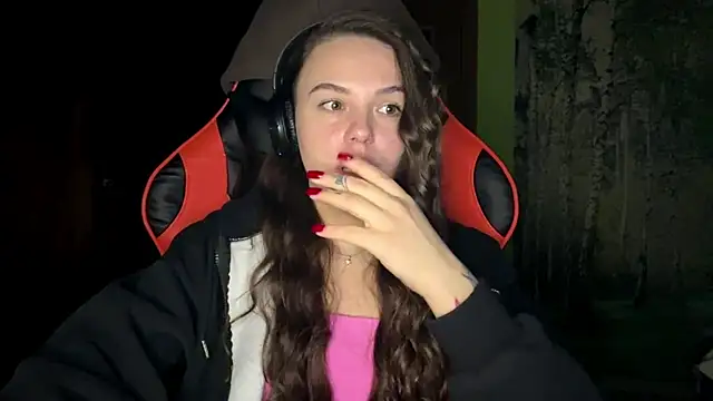 ThedaStrevell Adlı Modelin Canlı XXX Sohbeti