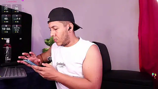 Онлайн чат XXX Misterjhons2