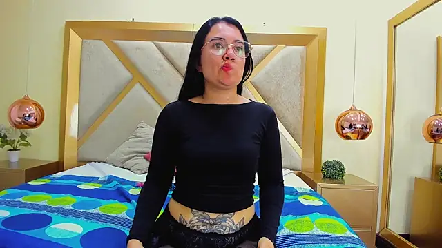 ChloeAshdord webcam show