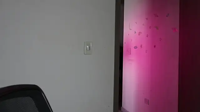 XXX chat uživo modela trieone