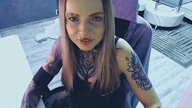 دردشة InesGold الجنسية المباشرة