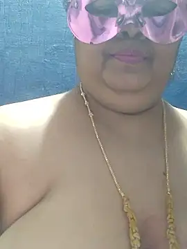 tamilthanushri Chat XXX in diretta