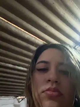 Онлайн чат XXX Amira_Malia