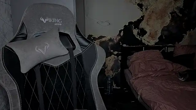 Онлайн чат XXX dj_eban_