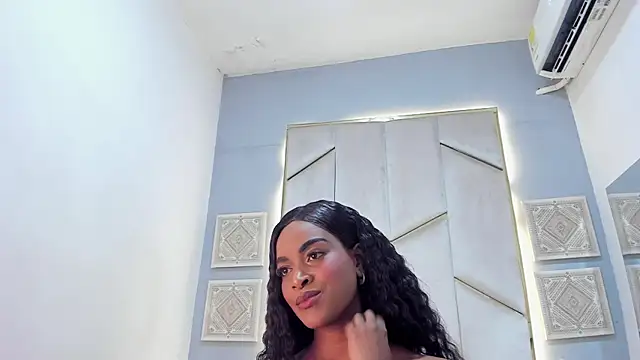 KarinaaCoxx's Live XXX Chat