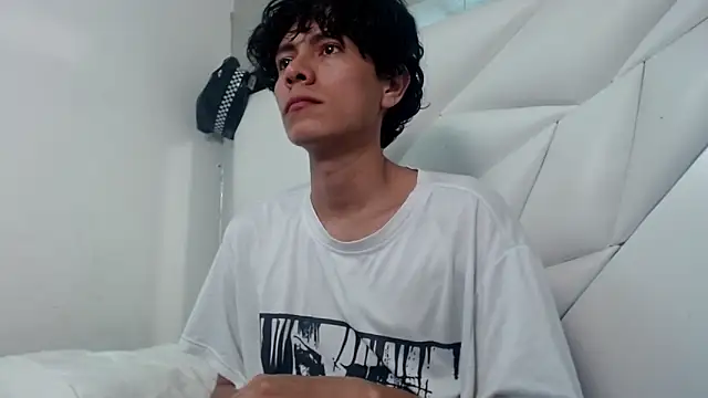 Shirowitheb webkamerás műsora