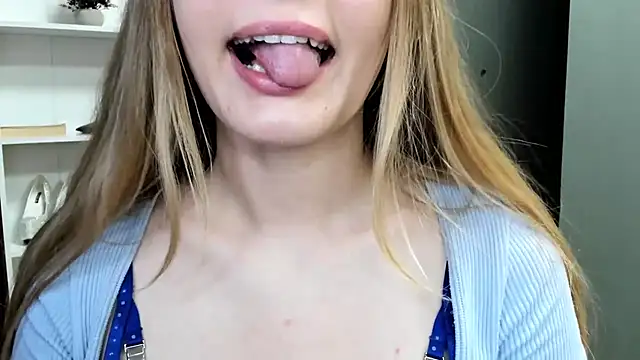 Chat +18 de kitty_valeria ao vivo