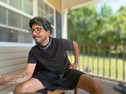 ThrowedWorldWide Show in webcam