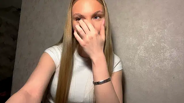 CarolineNine's Live XXX Chat