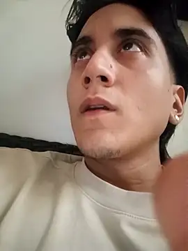 EsmeraldaNaim's Live XXX Chat