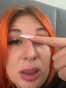 XXX chat uživo modela devilinhereyes