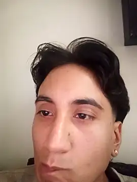 EsmeraldaNaim Pertunjukan Webcam