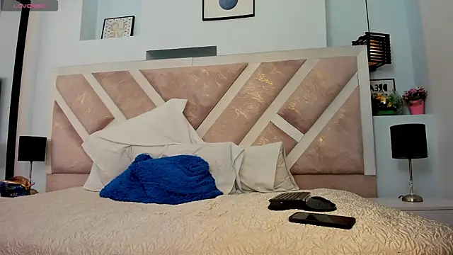 XXX chat uživo modela hotmature1