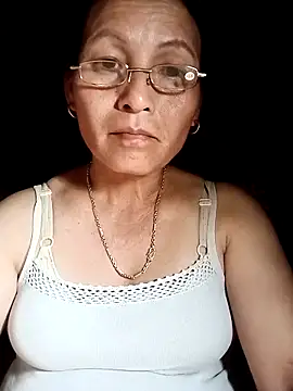 XXX chat uživo modela Cucci07