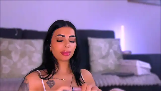 Moonamour's Live XXX Chat