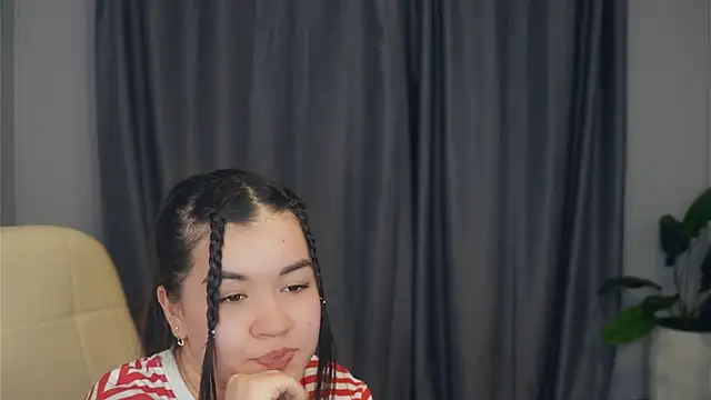 ShanaYock Webcam show