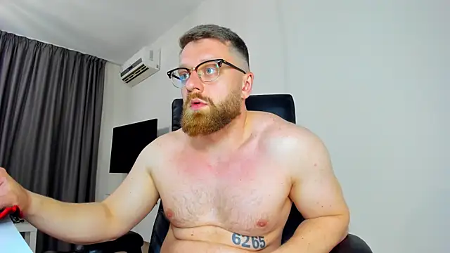 Findom_guy Adlı Modelin Canlı XXX Sohbeti