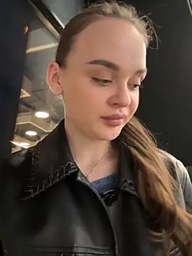 KristiRich Adlı Modelin Canlı XXX Sohbeti