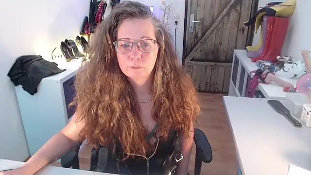 XXX chat uživo modela GeilesLuder75