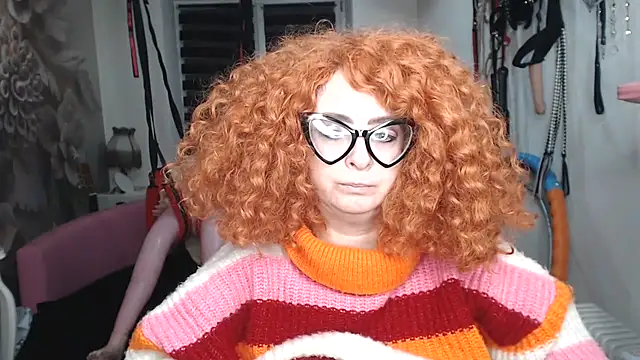 دردشة MISSwithDOLLS الجنسية المباشرة