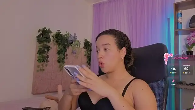 Chat XXX en directo de emilyrouxe