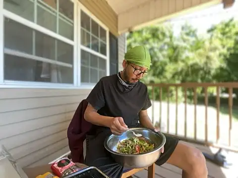 ThrowedWorldWide élő XXX-chatje