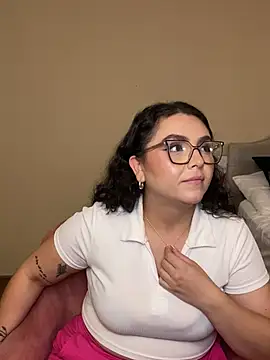 AlmaraRouge Adlı Modelin Canlı XXX Sohbeti