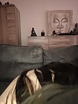 cristalines Adlı Modelin Canlı XXX Sohbeti