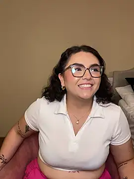 AlmaraRouge Adlı Modelin Canlı XXX Sohbeti