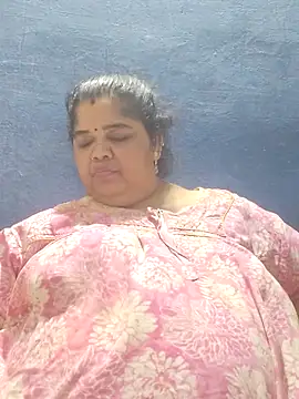 tamilthanushri Chat XXX in diretta