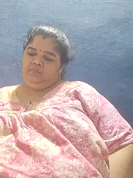 tamilthanushri Chat XXX in diretta
