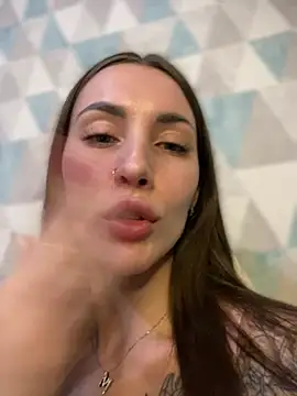 MelaniePavola- Adlı Modelin Canlı XXX Sohbeti