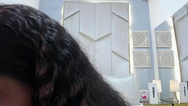 KarinaaCoxx Adlı Modelin Canlı XXX Sohbeti