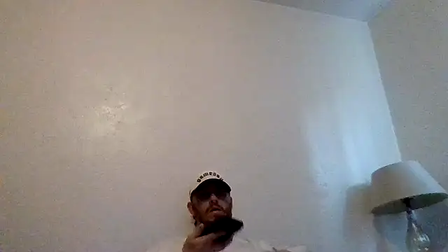 TallHungandCloudy69's Webcam Show