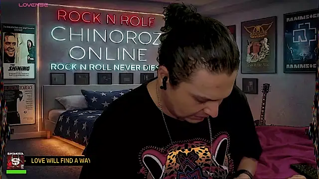 chino_roz লাইভ XXX চ্যাট