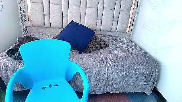 Chatroom XXX en direct de Keyla_Brunette_