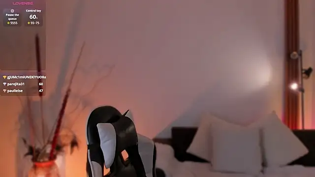 แชท XXX สดของ saracavali