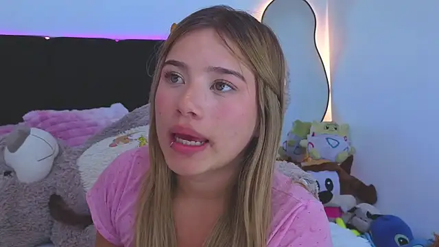 Chat +18 de DollfaceInk ao vivo