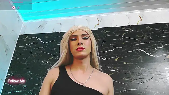 crislingery_dolli Show Webcam