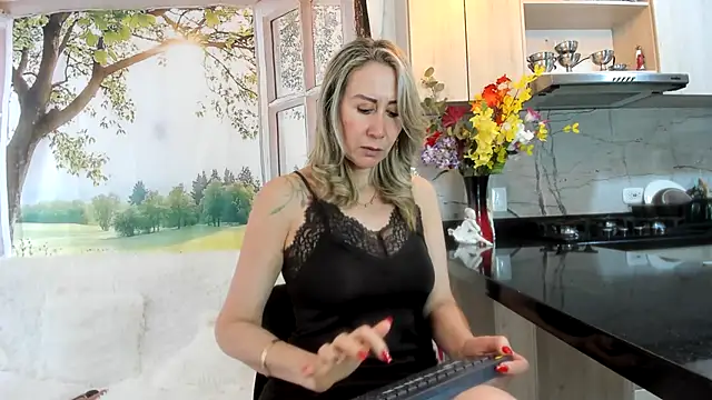 ashleymilf_1's Webcam Show