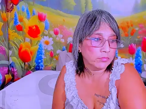 indianroxy's Live XXX Chat