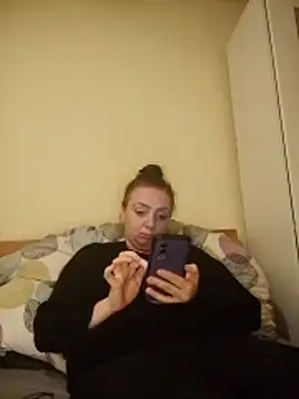 Bella-Monroe: απευθείας συνομιλία ΧΧΧ