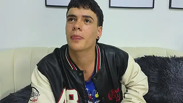 BenitoSaenz: απευθείας συνομιλία ΧΧΧ