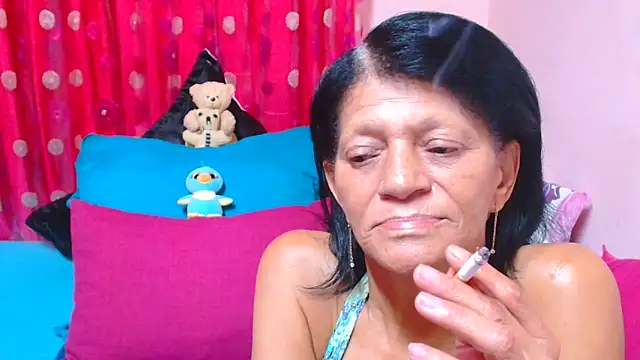 Онлайн чат XXX SLUTTYROXY